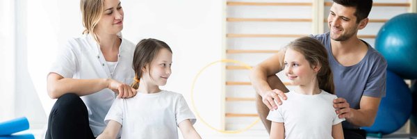 Comment maintenir une bonne posture pour éviter les maux de dos au deuxième trimestre?