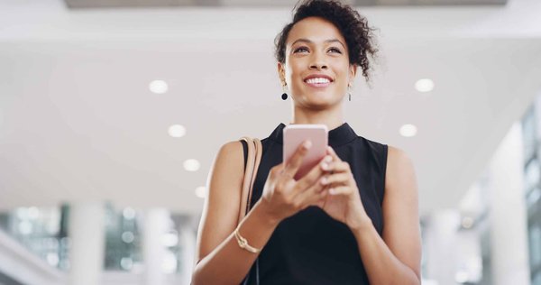 Quelles techniques de communication non verbale sont efficaces pour les soignants de patients non-verbaux?